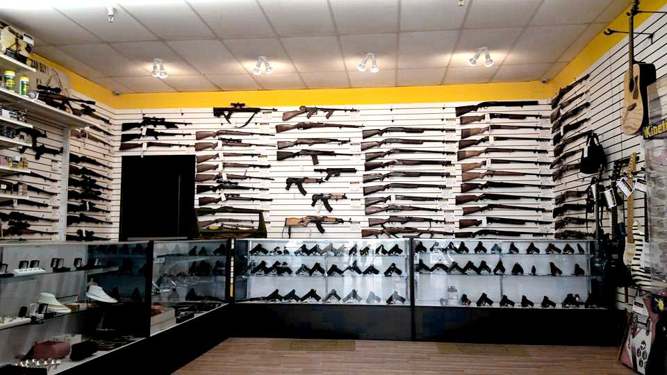 Illinois to Regulate Gun Stores More Closely